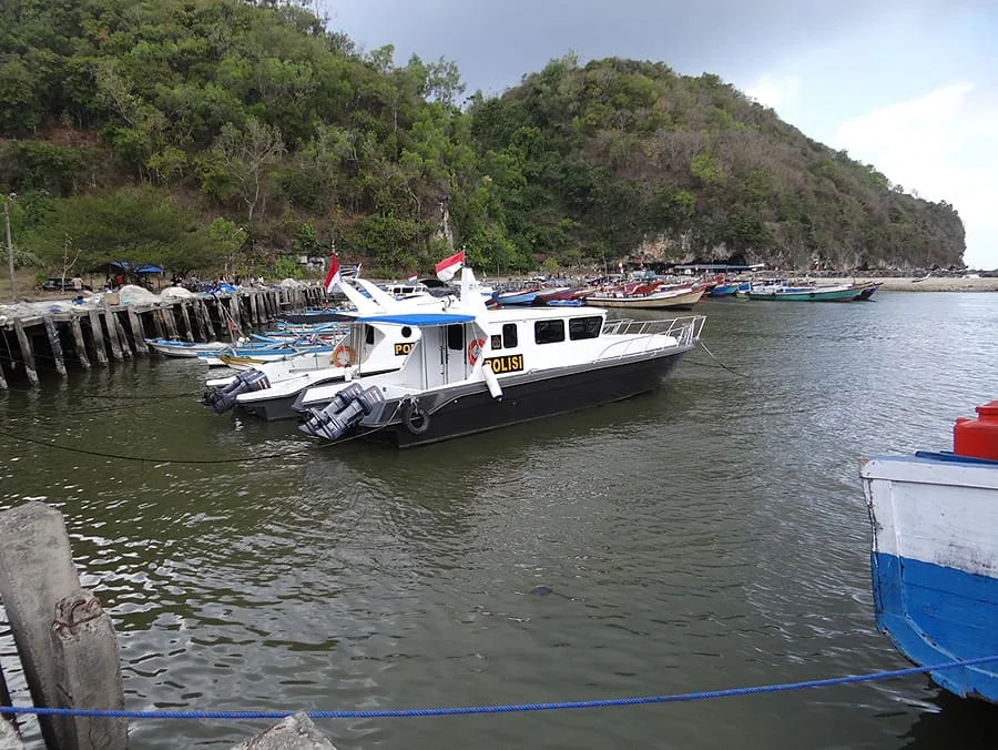 Dermaga Pantai Sadeng - Yogyaku-tercinta
