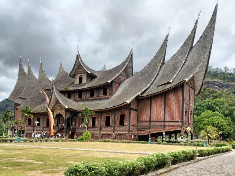 Istano Basa Pagaruyuang - Batusangkar